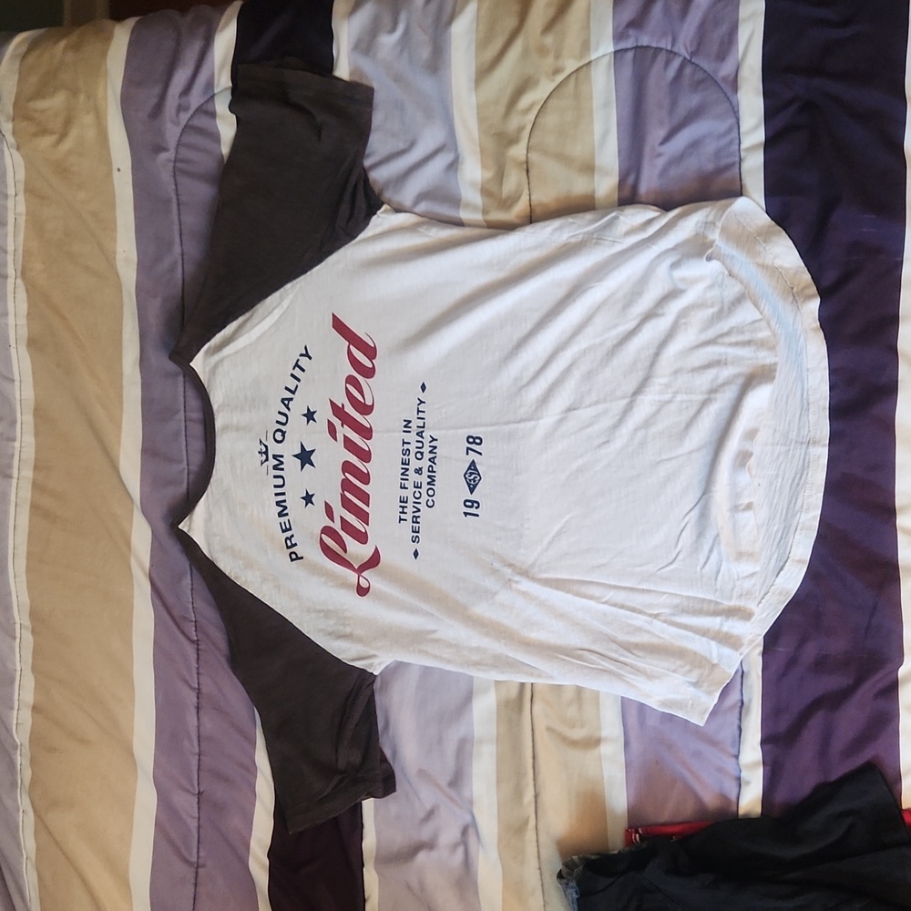 Mens large simmons t-shirt